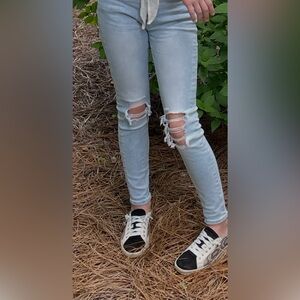 American Eagle Distressed Light Blue Women's Jeans